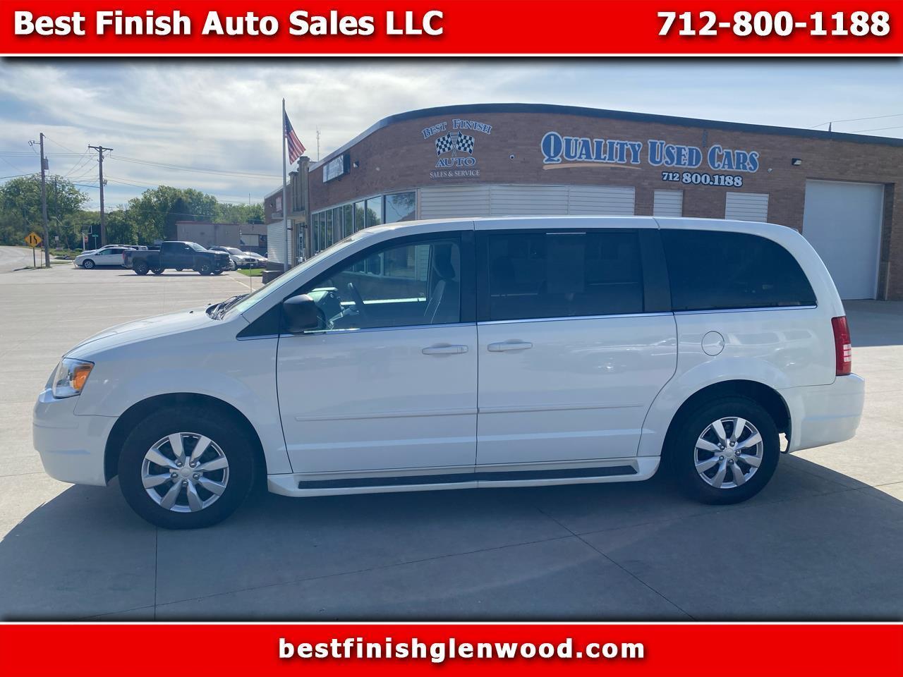 2010 Chrysler Town & Country LX