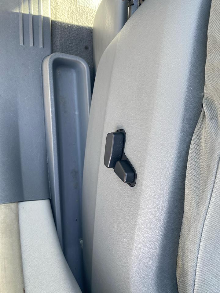 Chrysler Town & Country LX 2010