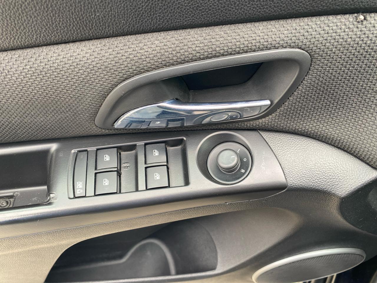 Chevrolet Cruze 1LT 2012