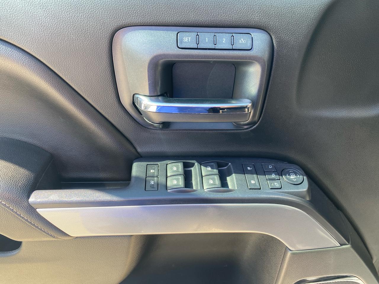 Chevrolet Silverado 1500 4WD Crew Cab 143.5" LTZ 2015