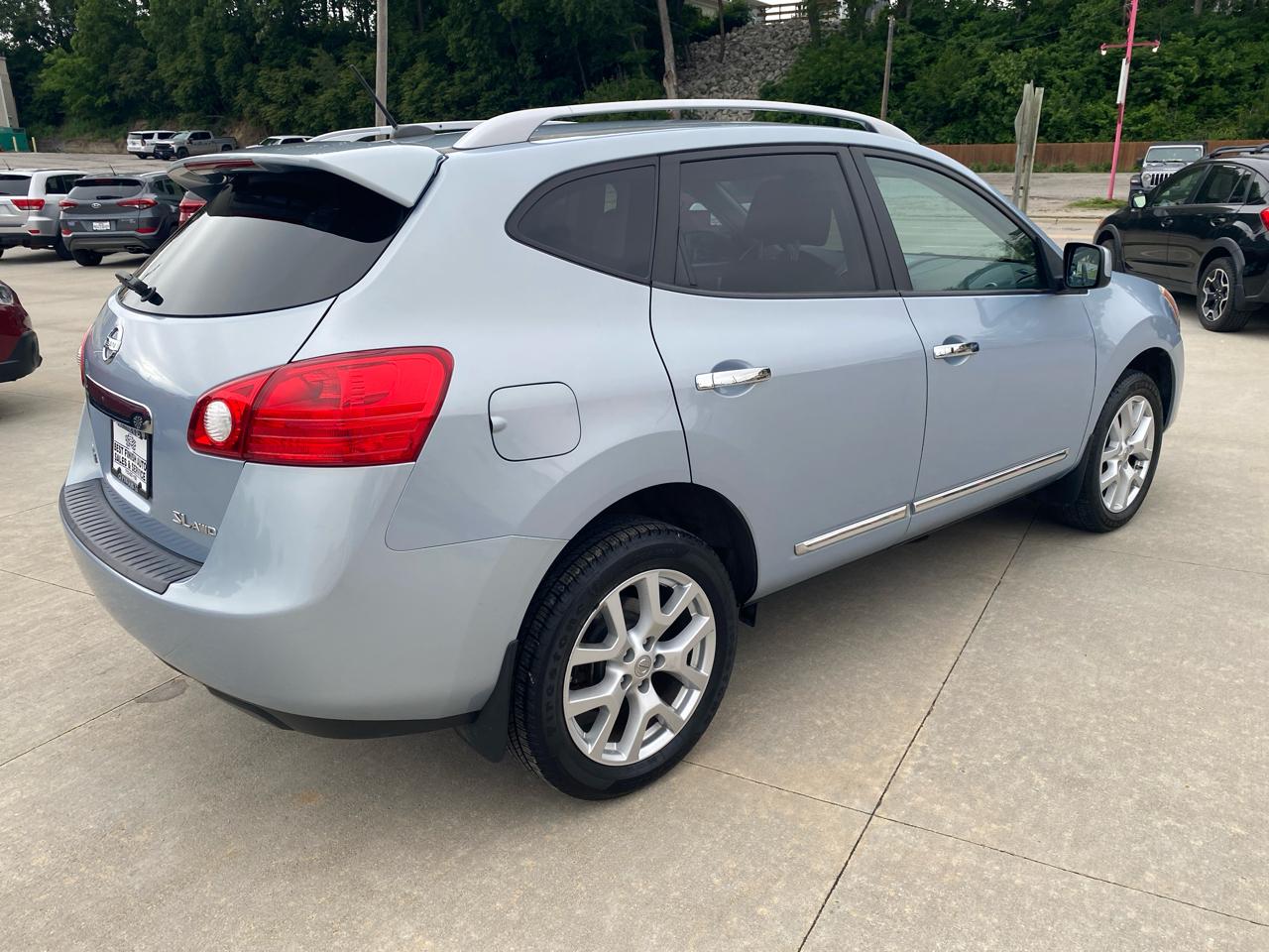 Nissan Rogue S AWD 2011