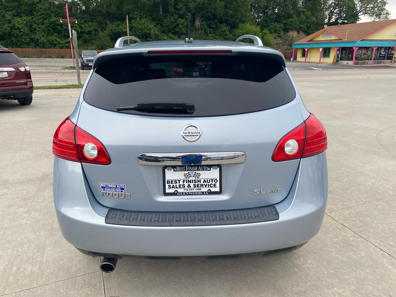 Nissan Rogue S AWD 2011