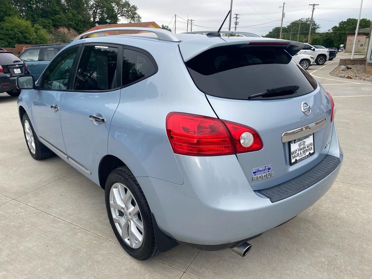 Nissan Rogue S AWD 2011