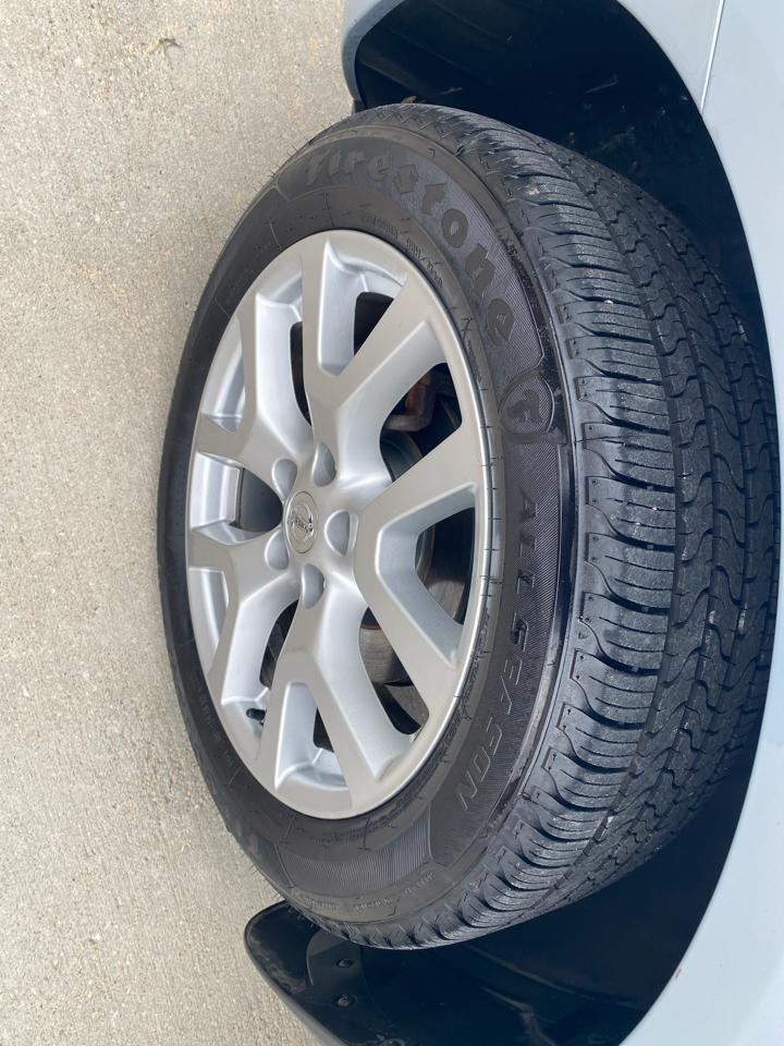 Nissan Rogue S AWD 2011