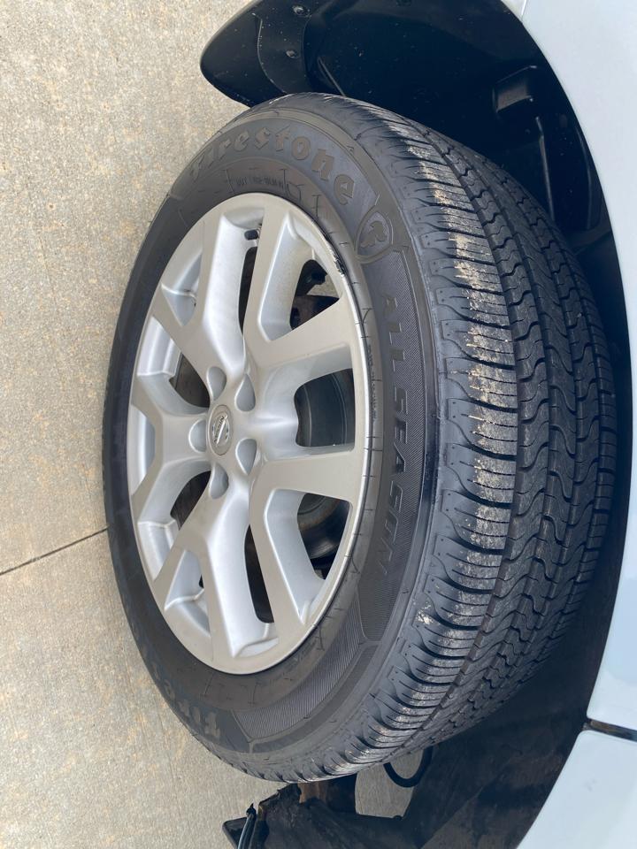 Nissan Rogue S AWD 2011
