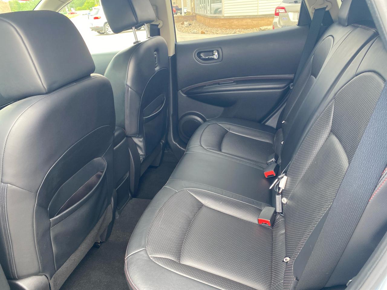 Nissan Rogue S AWD 2011