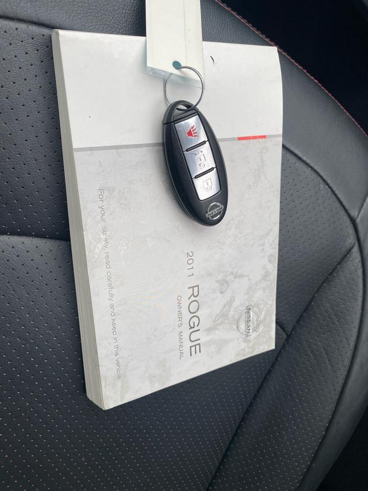 Nissan Rogue S AWD 2011