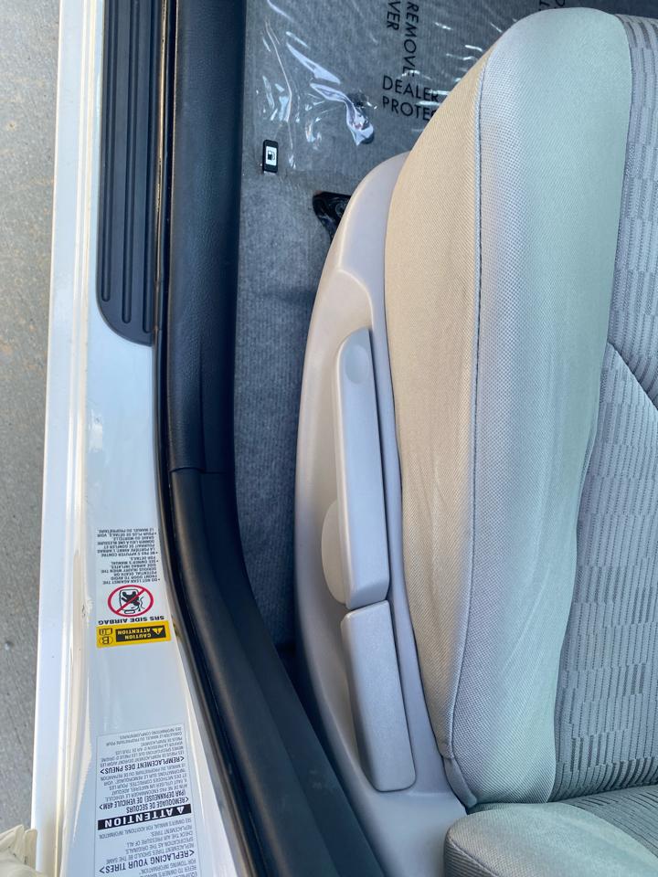 Toyota RAV4 Base V6 4WD 2010
