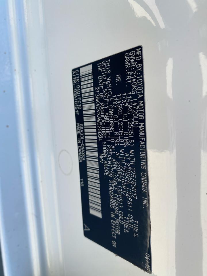 Toyota RAV4 Base V6 4WD 2010