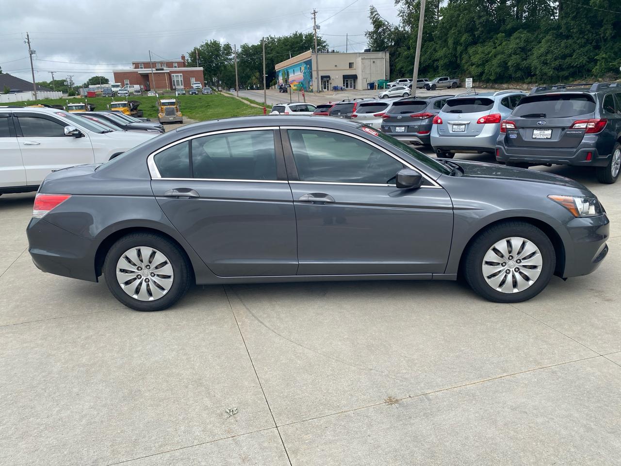 Honda Accord LX sedan AT 2012