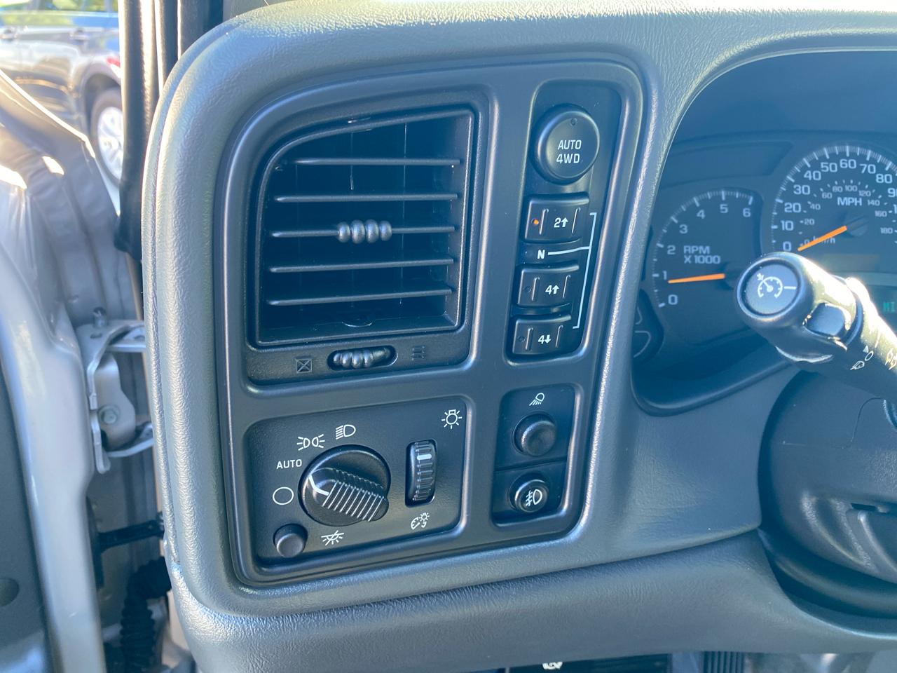 Chevrolet Silverado 1500 4dr Ext Cab 157.5" WB 4WD LS 2005