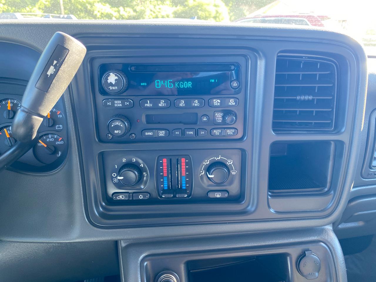 Chevrolet Silverado 1500 4dr Ext Cab 157.5" WB 4WD LS 2005