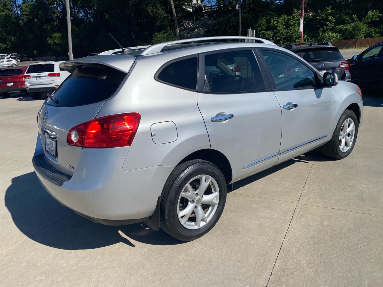 Nissan Rogue S FWD Krom Edition 2011