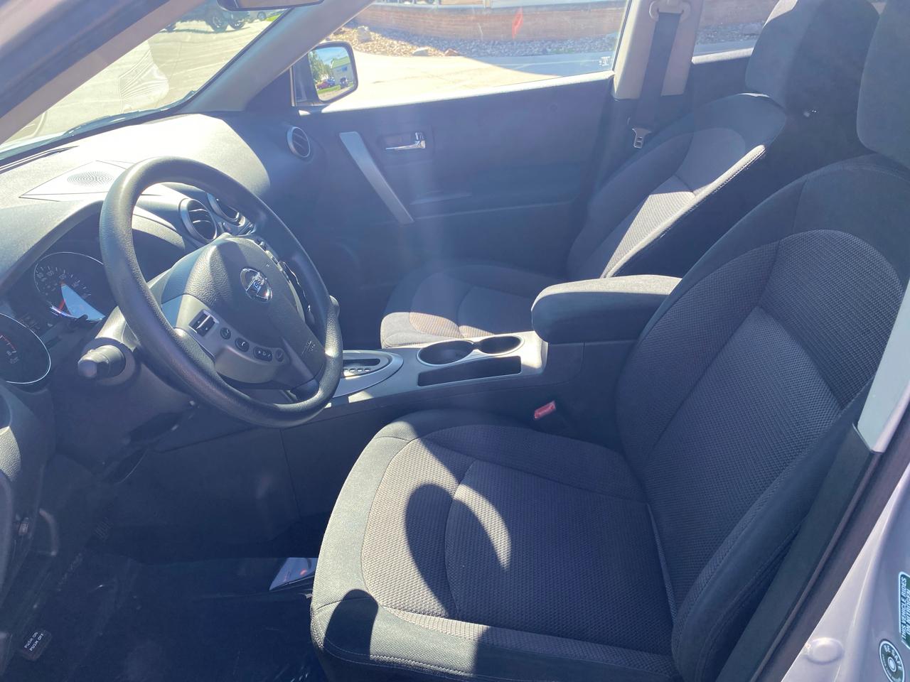 Nissan Rogue S FWD Krom Edition 2011