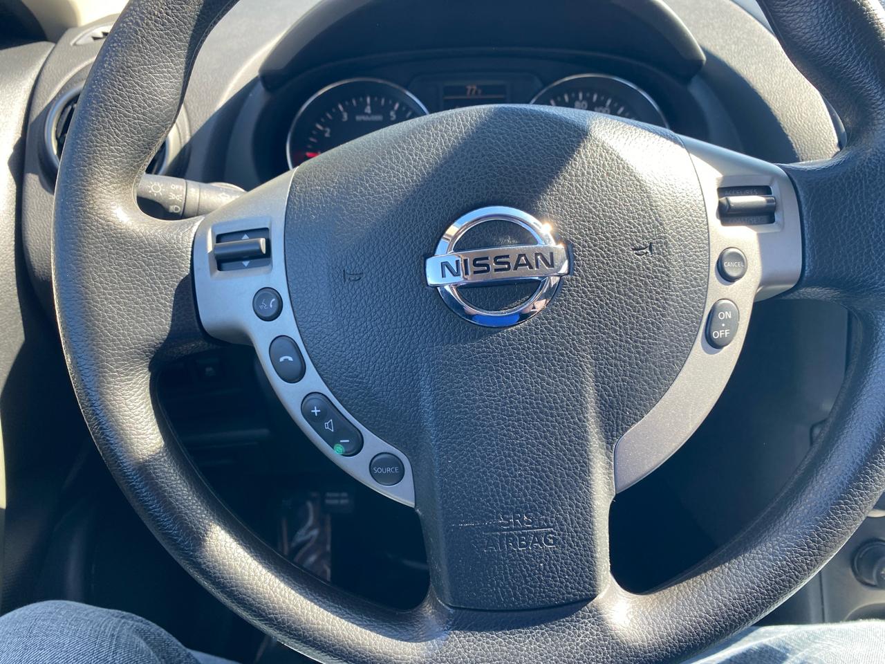 Nissan Rogue S FWD Krom Edition 2011