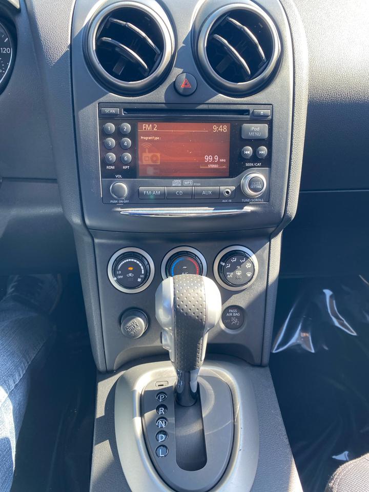 Nissan Rogue S FWD Krom Edition 2011