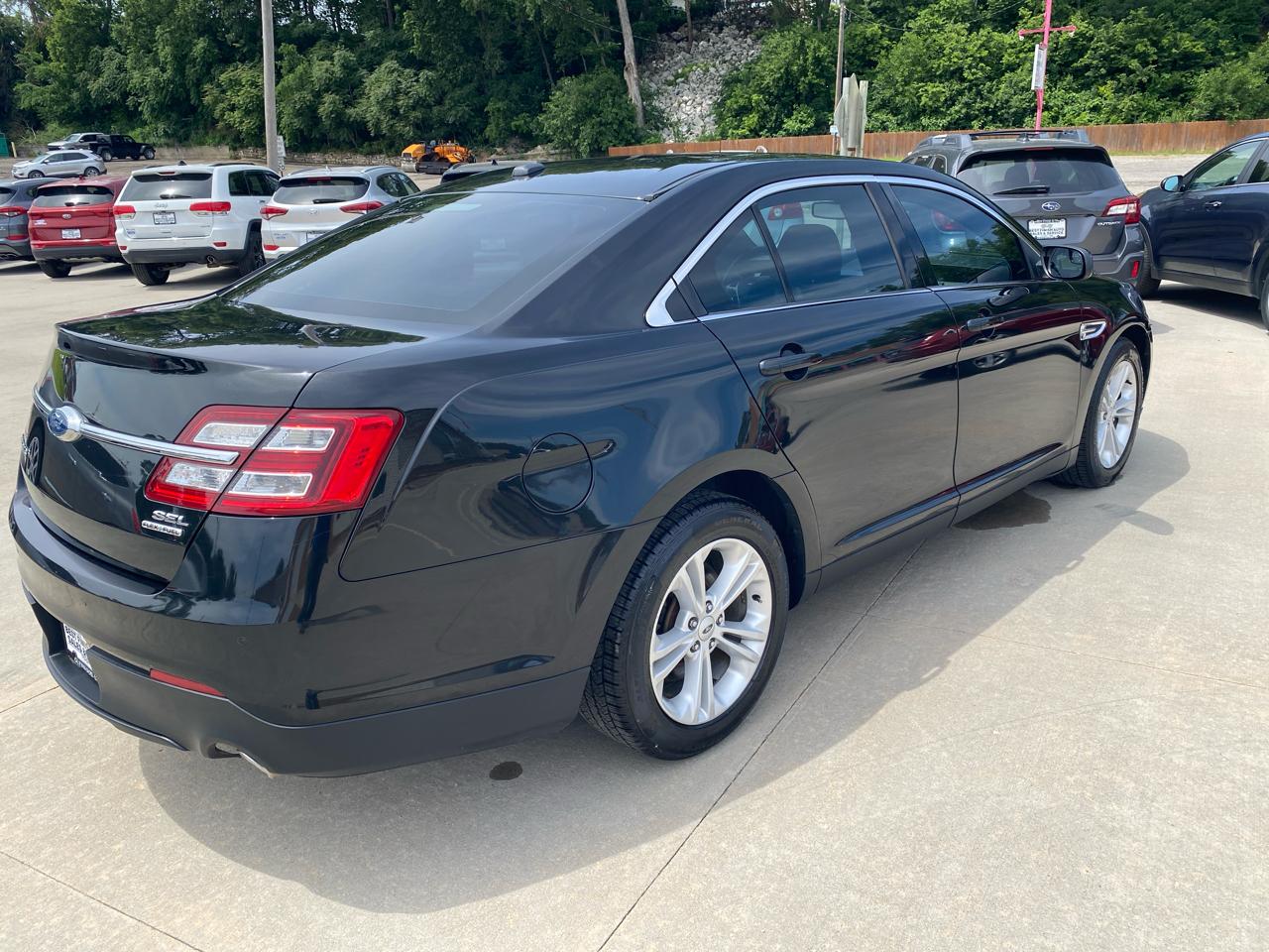 Ford Taurus SEL FWD 2015