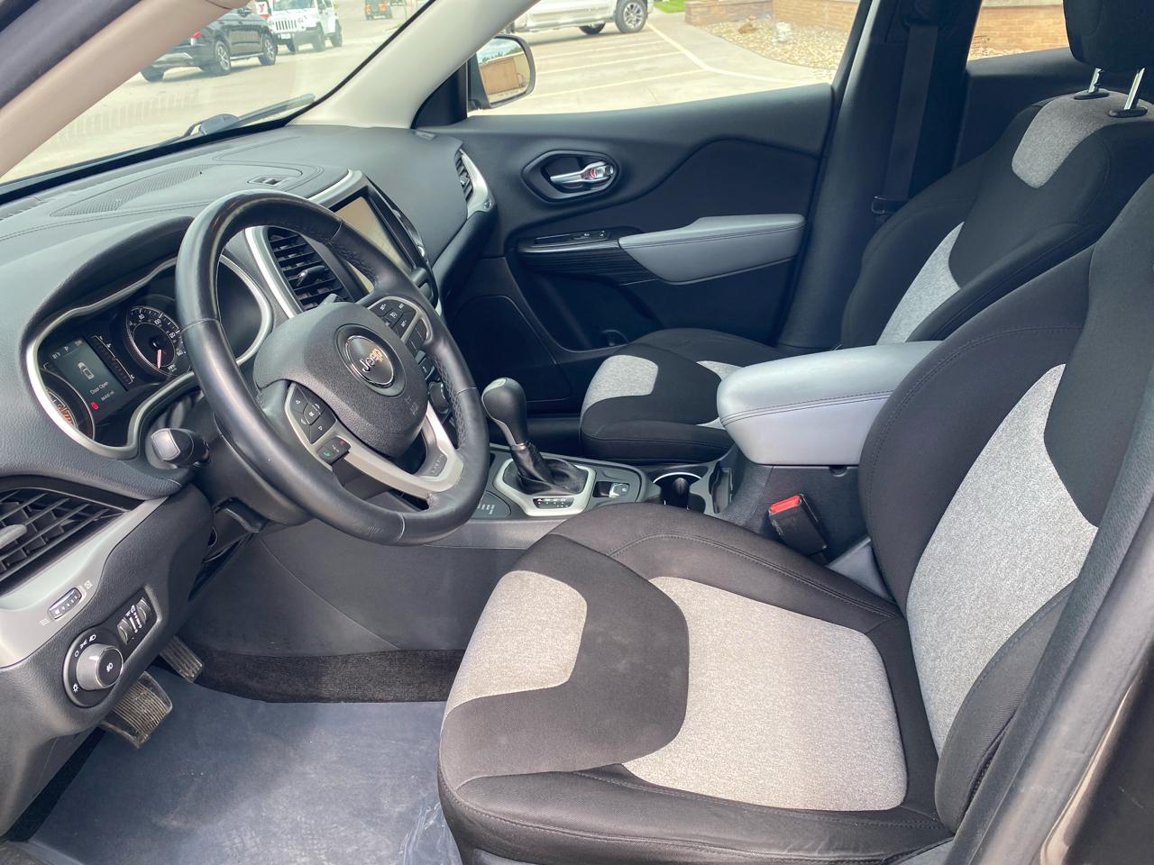 Jeep Cherokee Latitude 4WD 2014