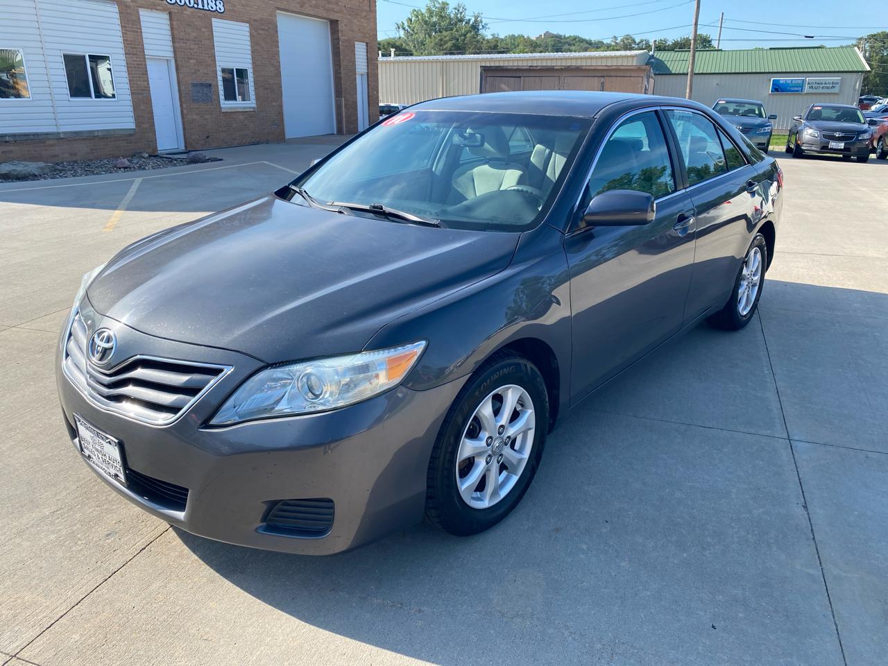 Toyota Camry Base 6-Spd AT 2011