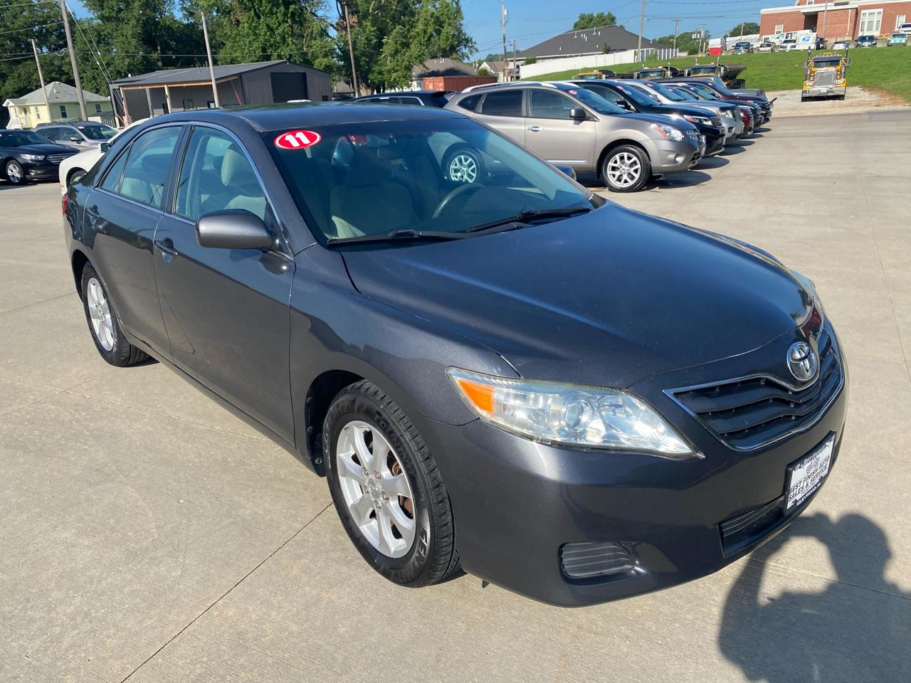 Toyota Camry Base 6-Spd AT 2011