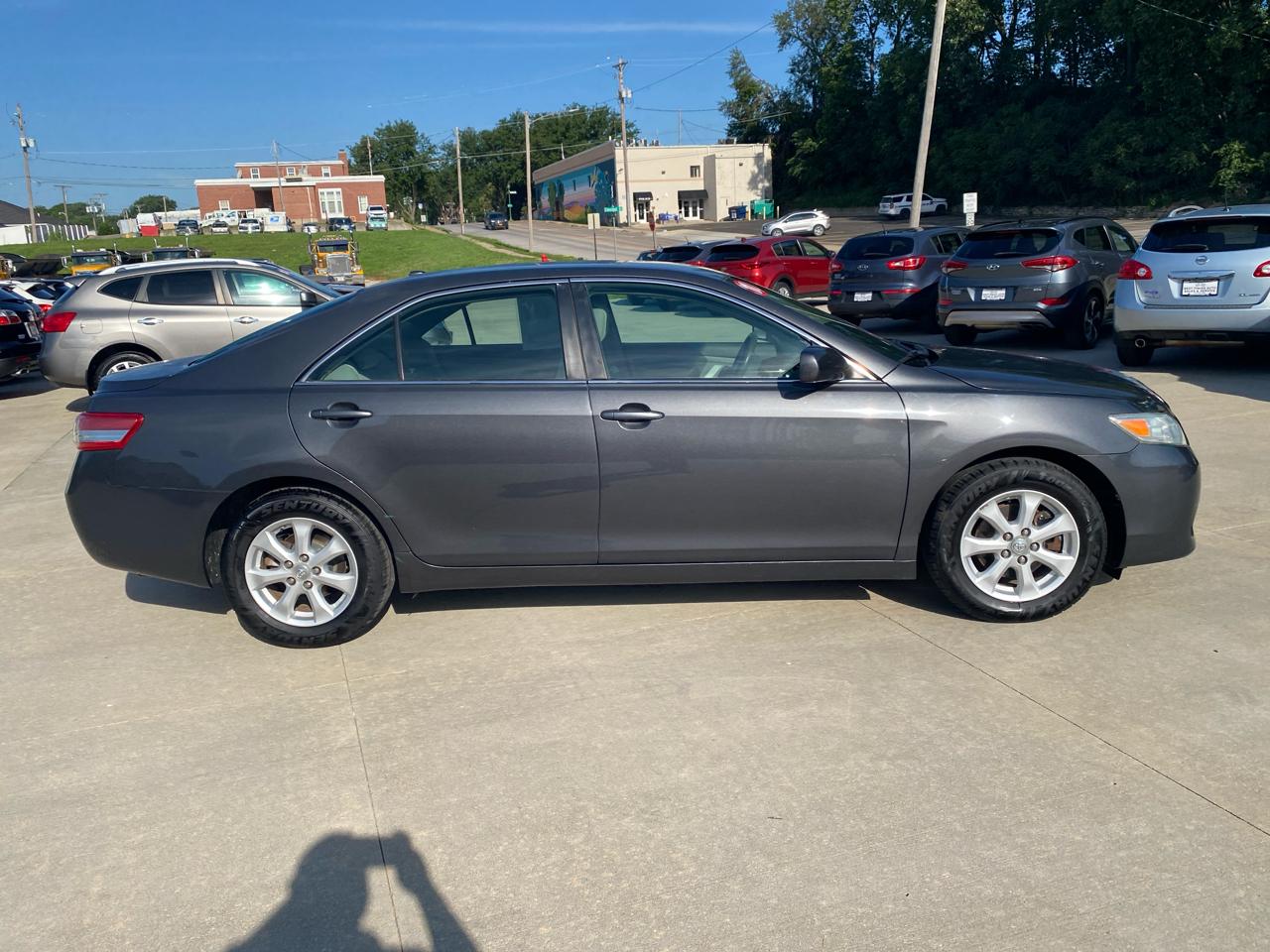 Toyota Camry Base 6-Spd AT 2011