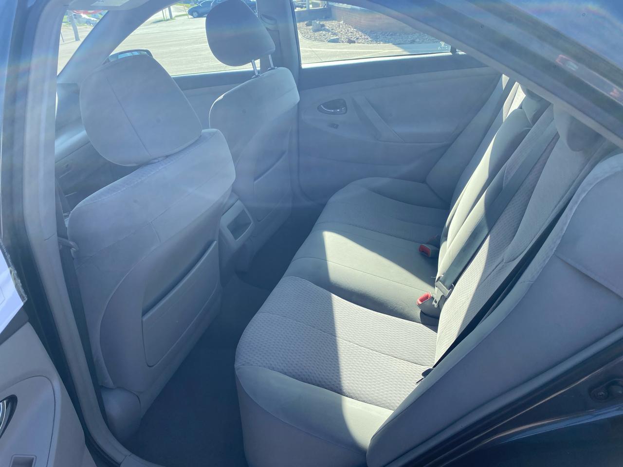 Toyota Camry Base 6-Spd AT 2011