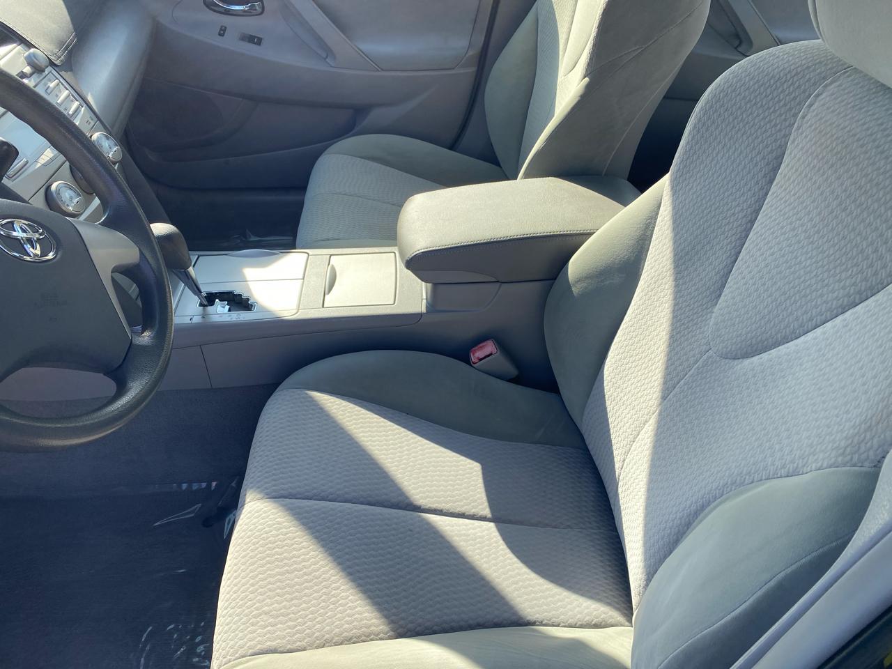 Toyota Camry Base 6-Spd AT 2011
