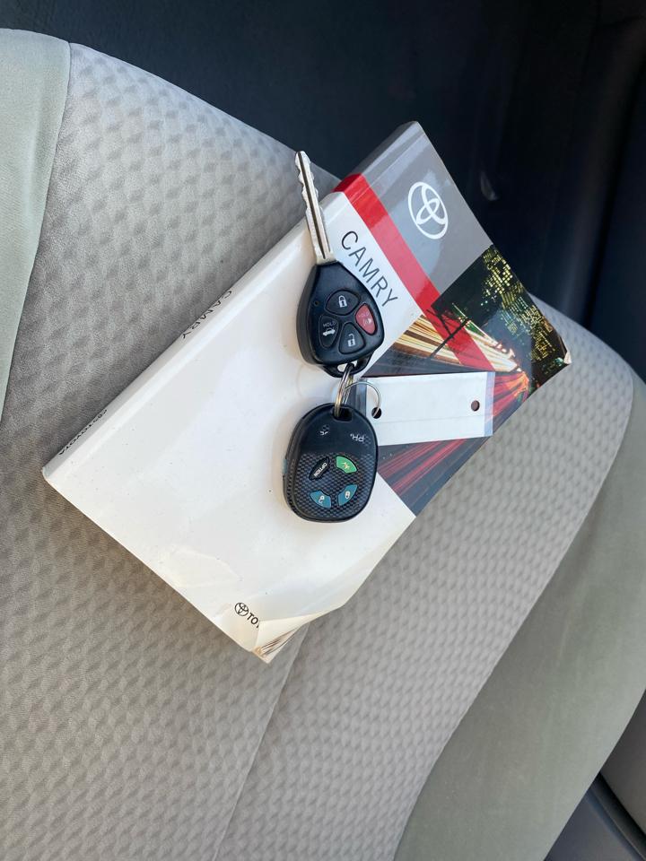Toyota Camry Base 6-Spd AT 2011