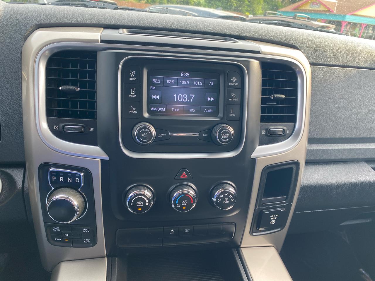 RAM 1500 4WD Quad Cab 140.5" Big Horn 2014