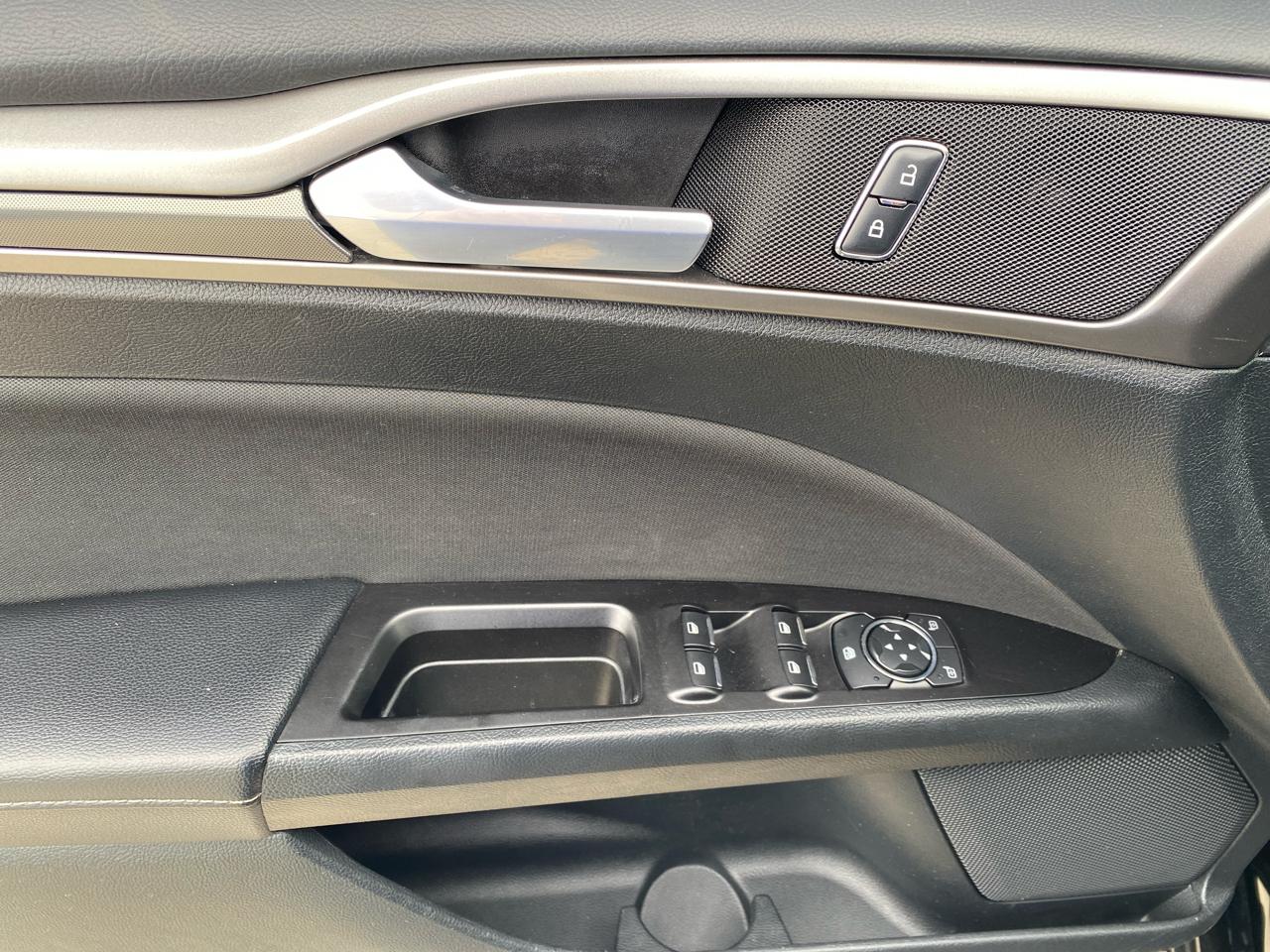 Ford Fusion SE 2017
