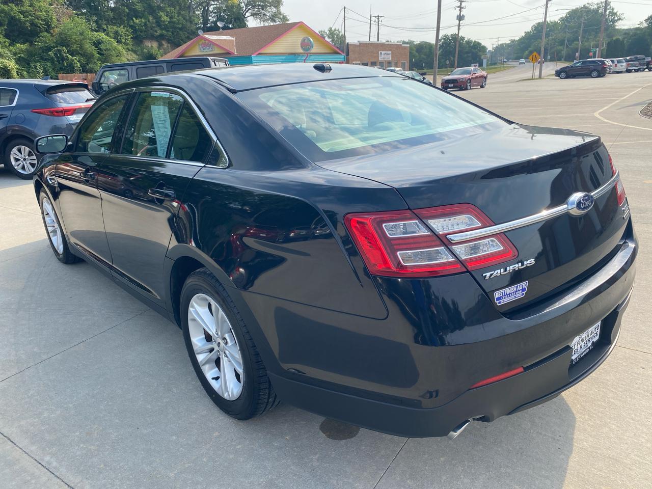 Ford Taurus SEL FWD 2016