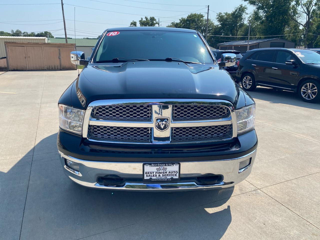 RAM 1500 4WD Quad Cab 140.5" Laramie 2010
