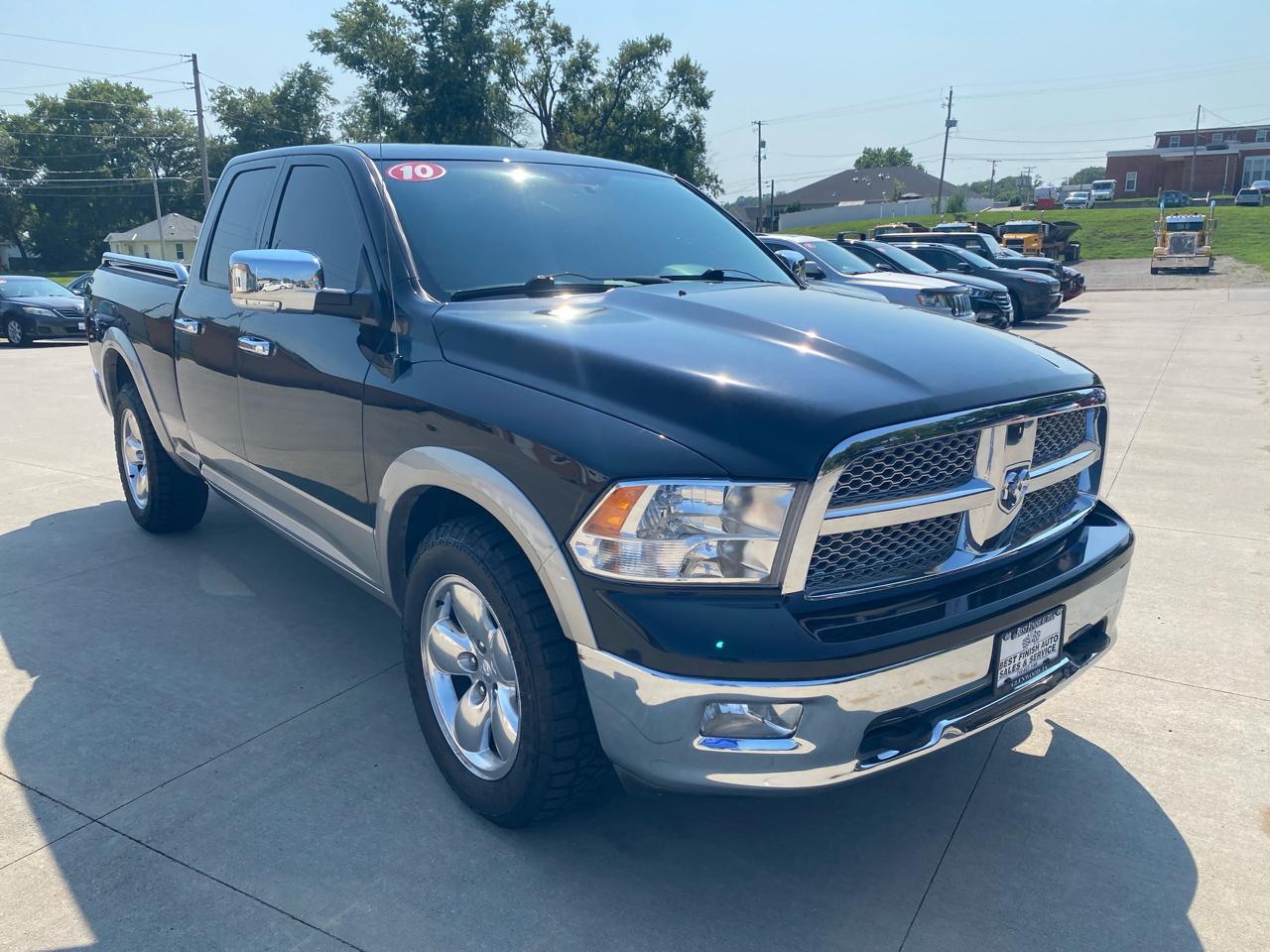 RAM 1500 4WD Quad Cab 140.5" Laramie 2010