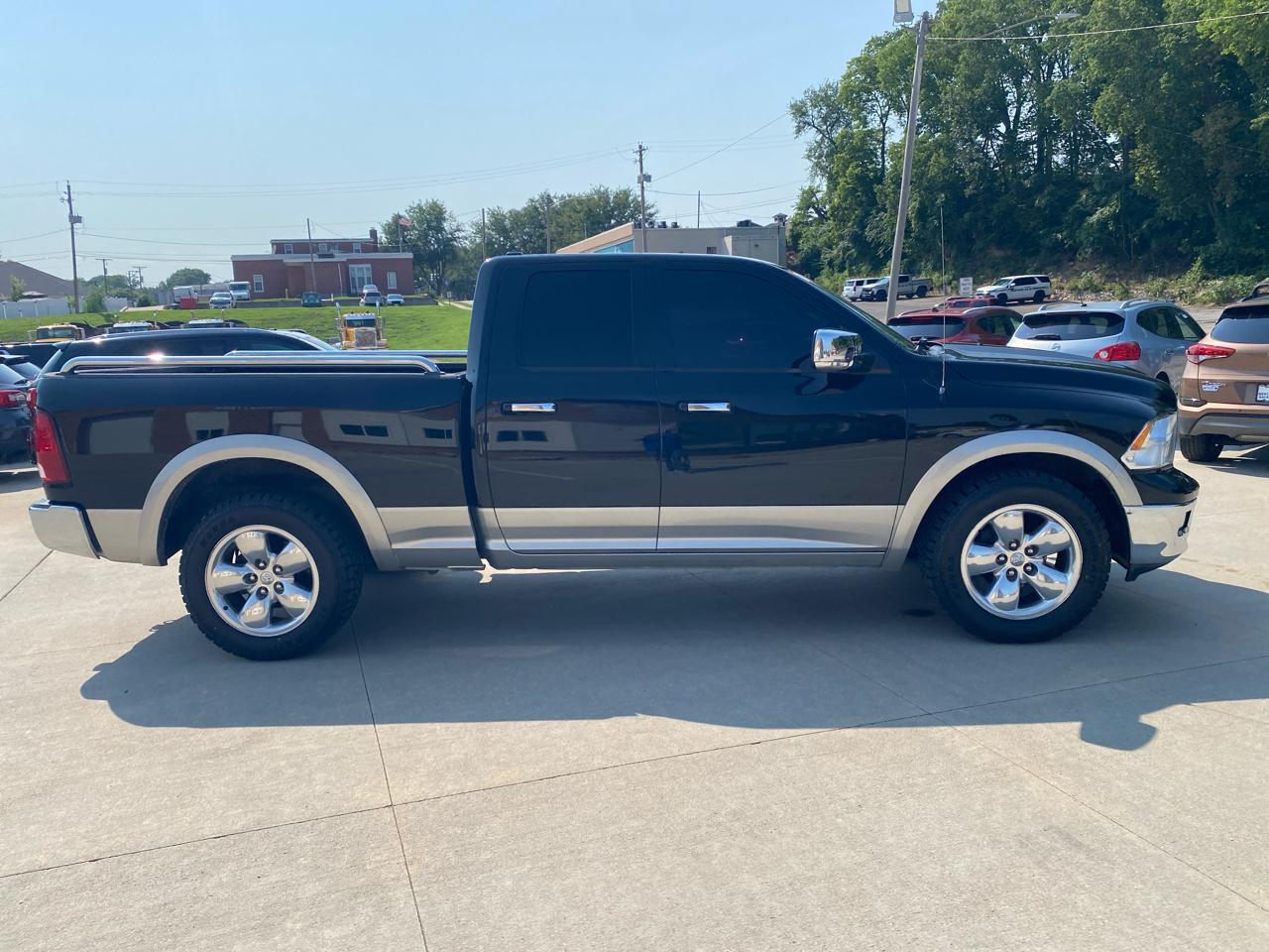 RAM 1500 4WD Quad Cab 140.5" Laramie 2010