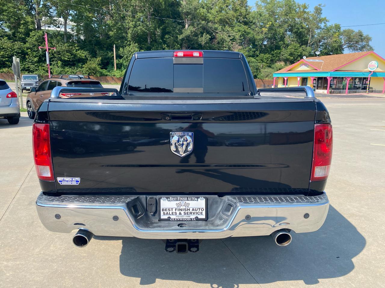 RAM 1500 4WD Quad Cab 140.5" Laramie 2010