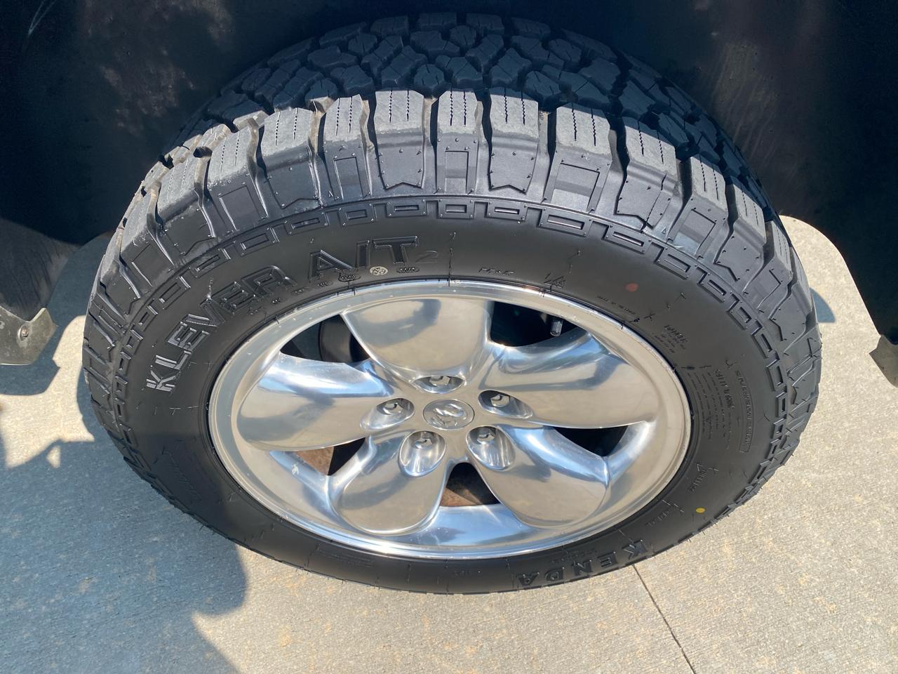 RAM 1500 4WD Quad Cab 140.5" Laramie 2010