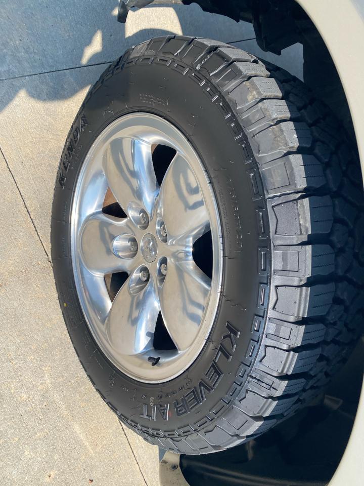 RAM 1500 4WD Quad Cab 140.5" Laramie 2010
