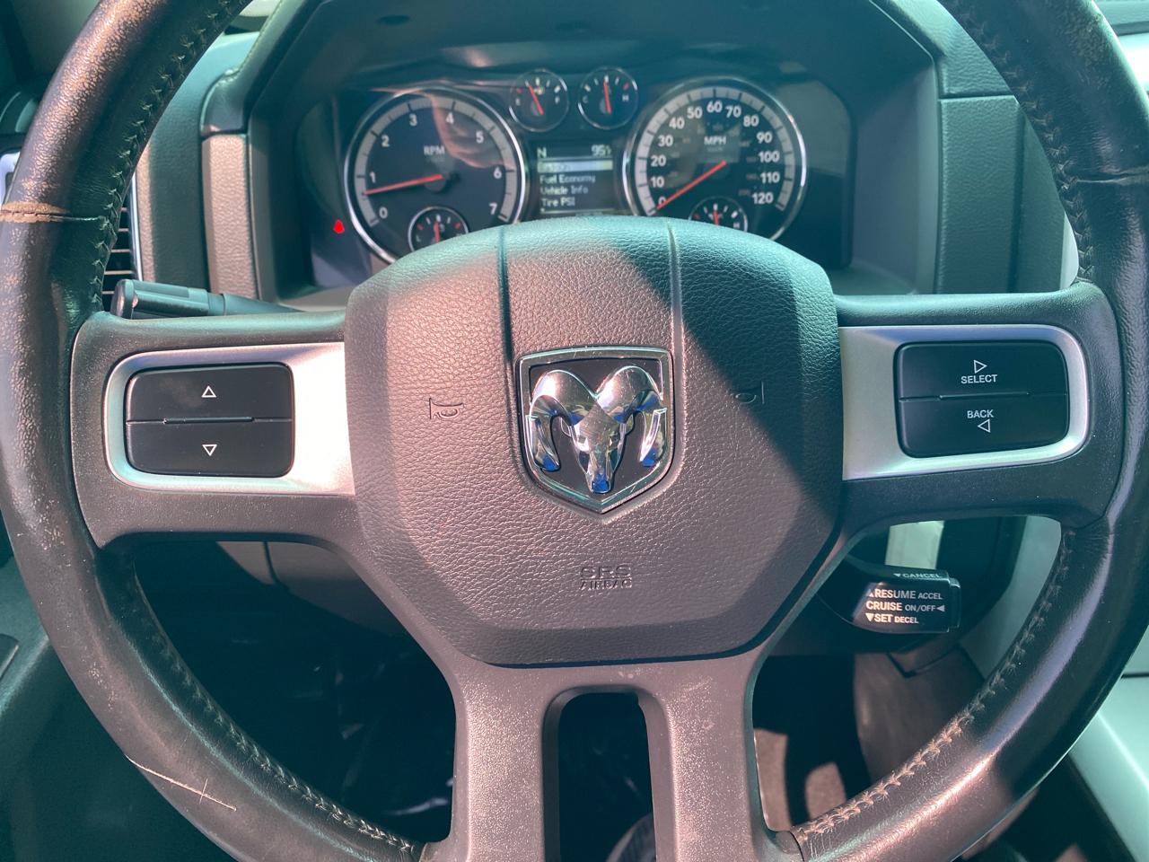 RAM 1500 4WD Quad Cab 140.5" Laramie 2010