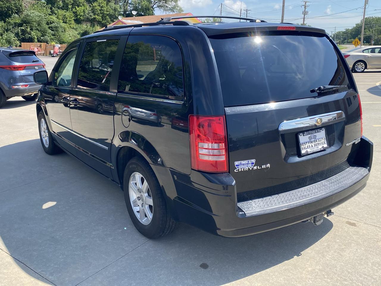 Chrysler Town & Country Touring 2010
