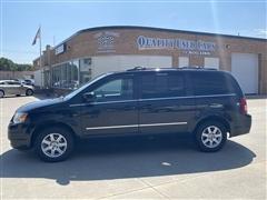 2010 Chrysler Town & Country 