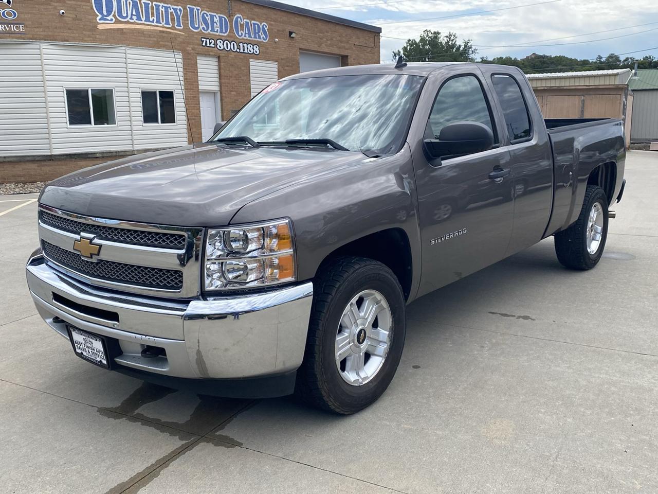 Chevrolet Silverado 1500 4dr Ext Cab 157.5" WB 4WD LT 2013