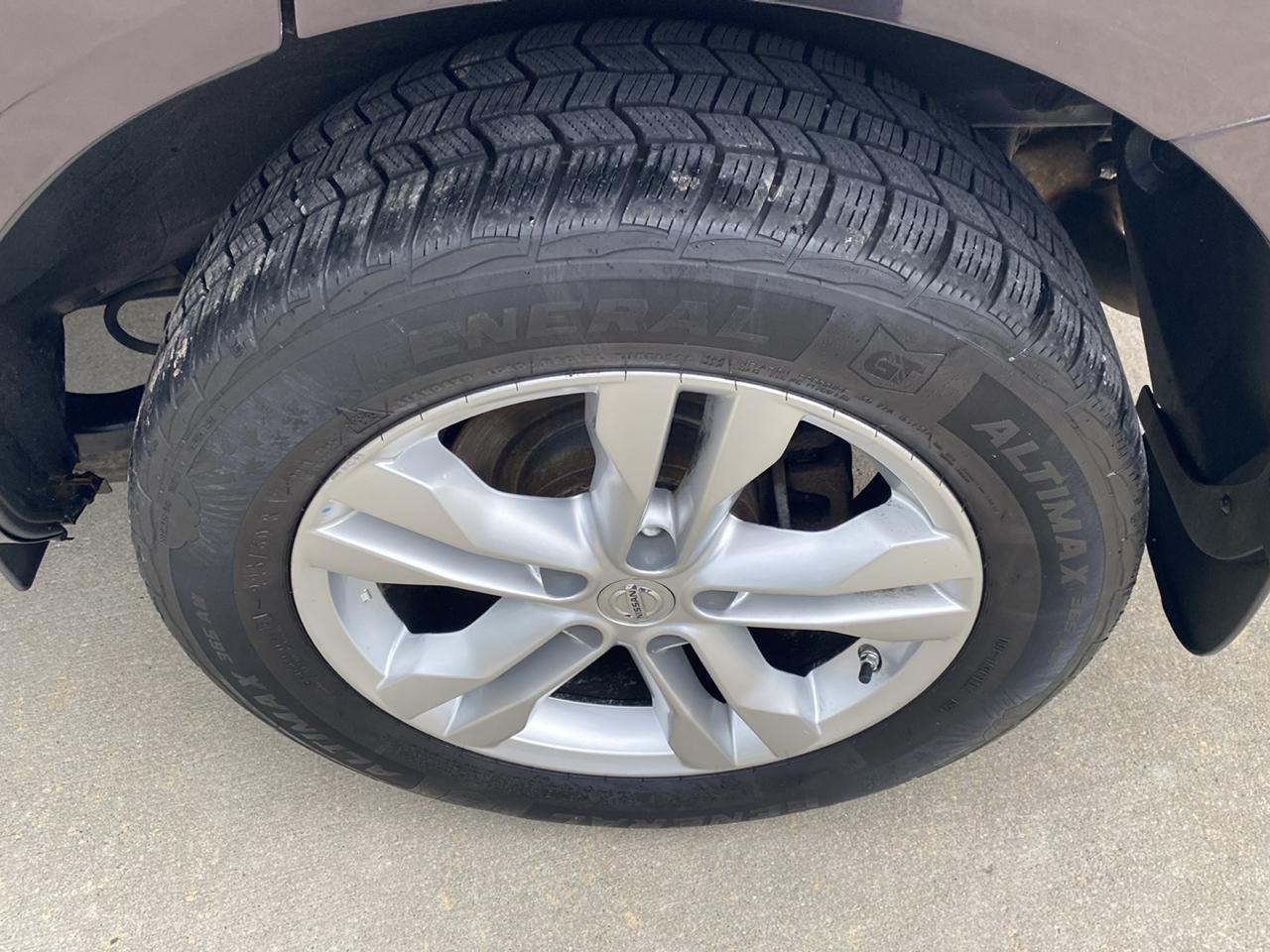 Nissan Rogue S AWD 2013