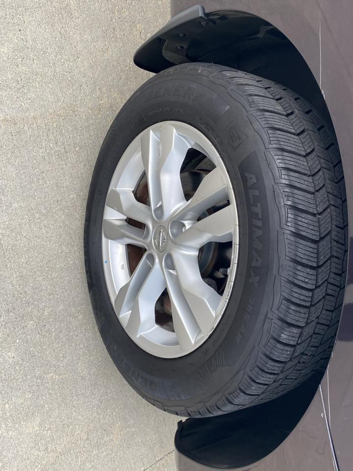 Nissan Rogue S AWD 2013