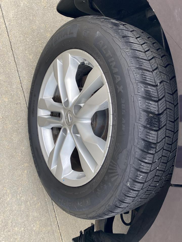 Nissan Rogue S AWD 2013