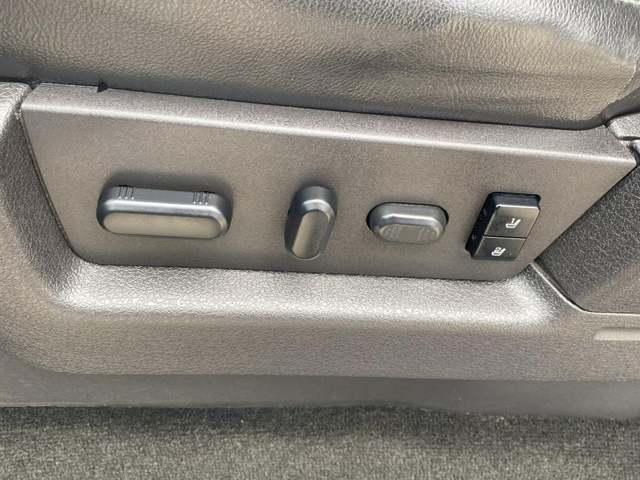 Ford F-150 4WD SuperCrew 139" Lariat 2012
