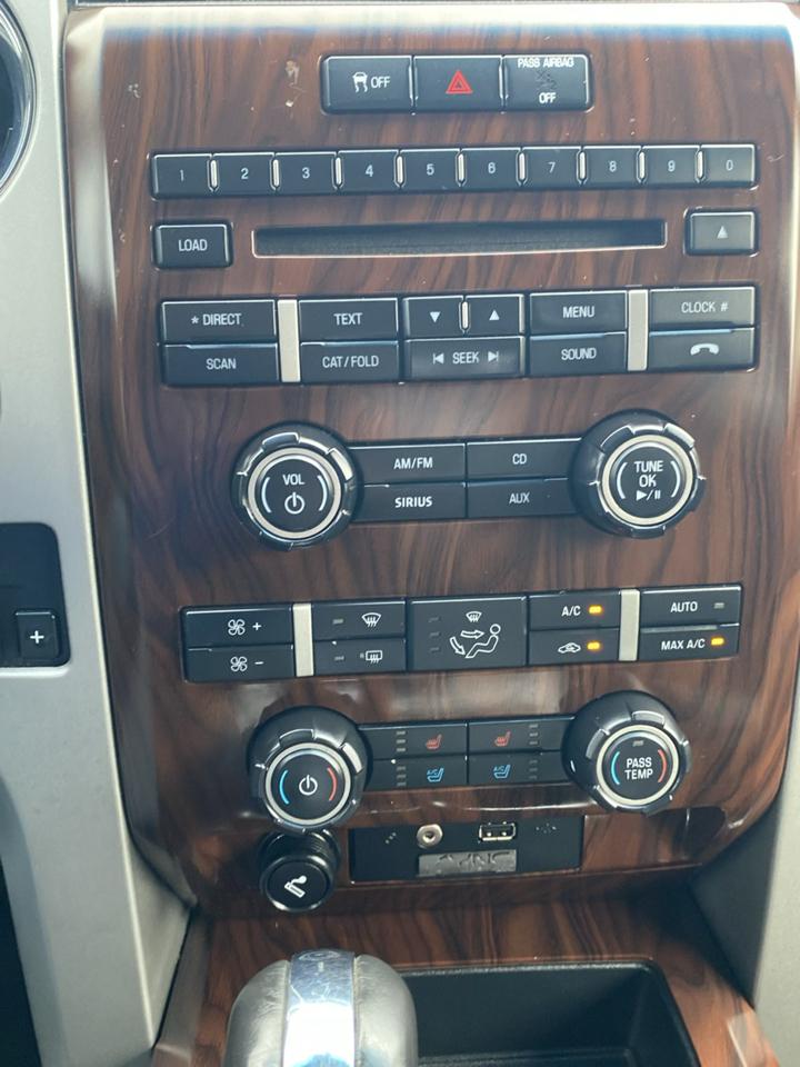 Ford F-150 4WD SuperCrew 139" Lariat 2012
