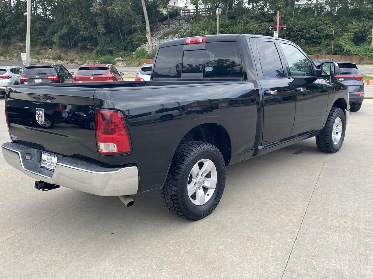 RAM 1500 4WD Quad Cab 140.5" SLT 2014