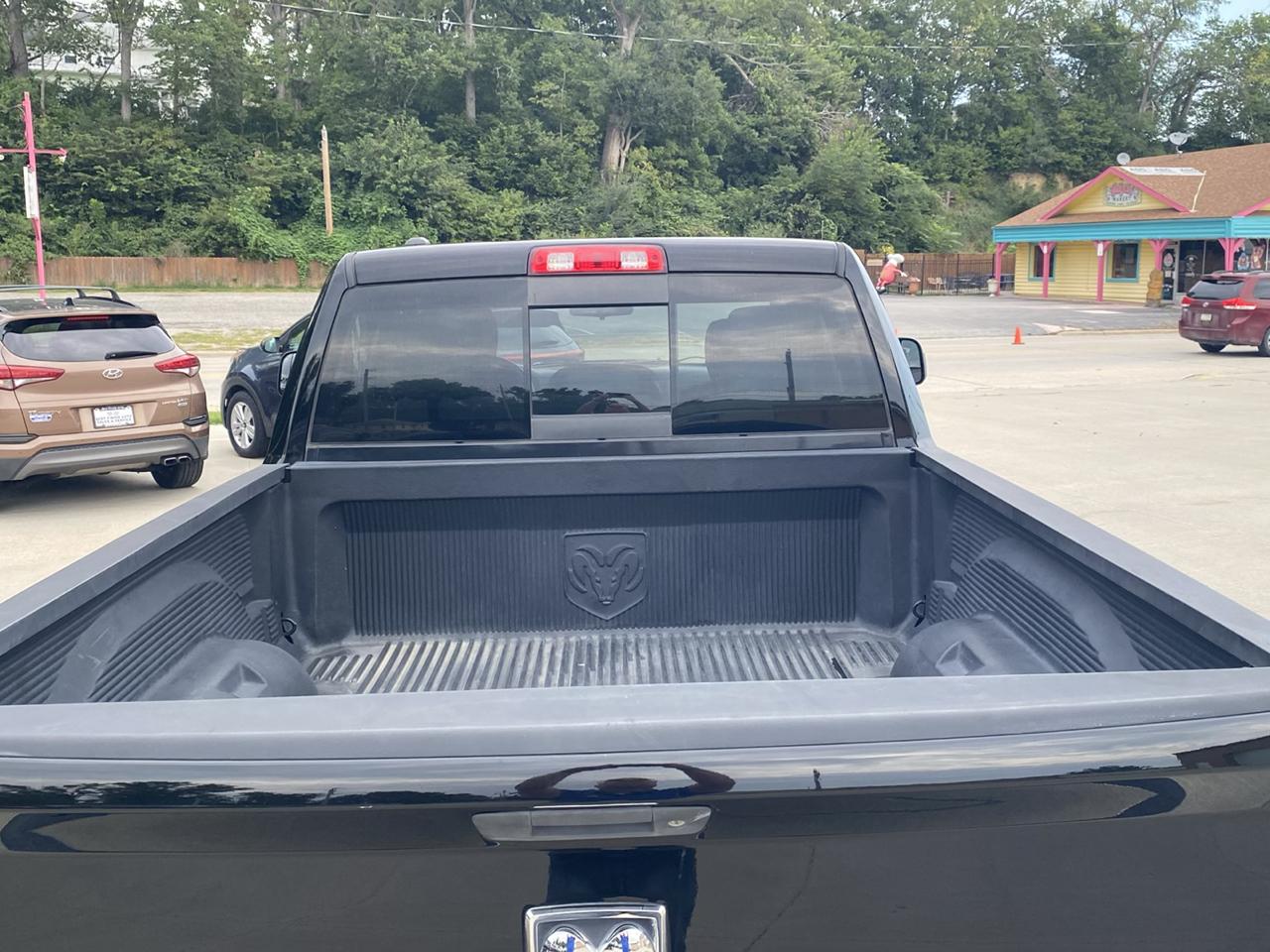 RAM 1500 4WD Quad Cab 140.5" SLT 2014