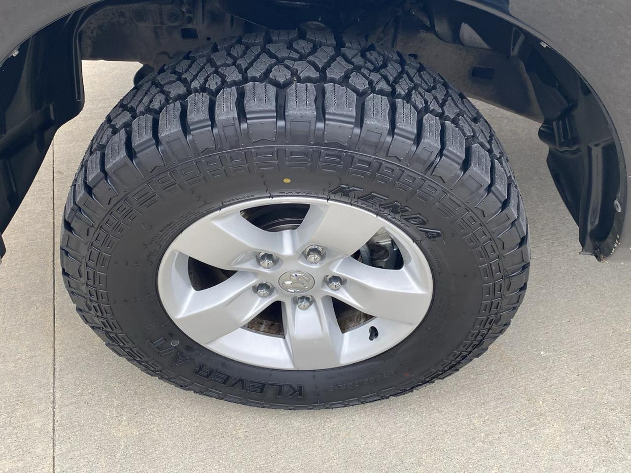 RAM 1500 4WD Quad Cab 140.5" SLT 2014