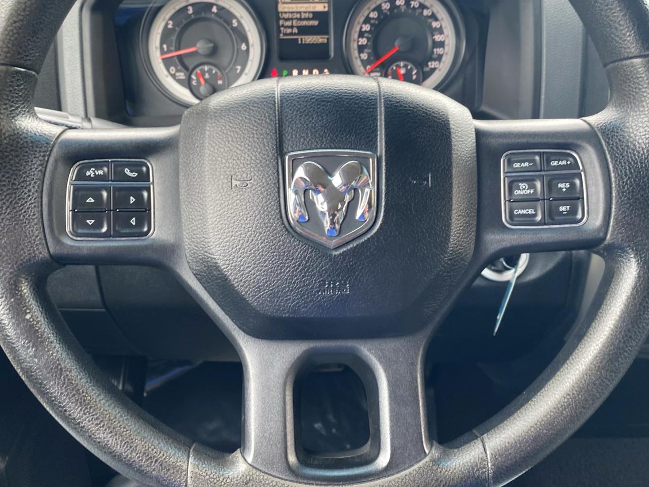 RAM 1500 4WD Quad Cab 140.5" SLT 2014